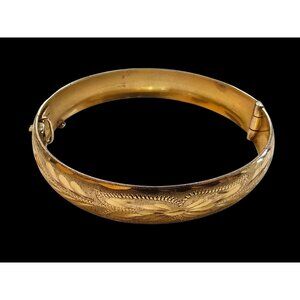 Vintage Goldtone Etched Bangle Bracelet (A9579)